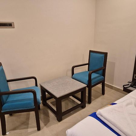 Hotel Janas Tirupati Kültér fotó