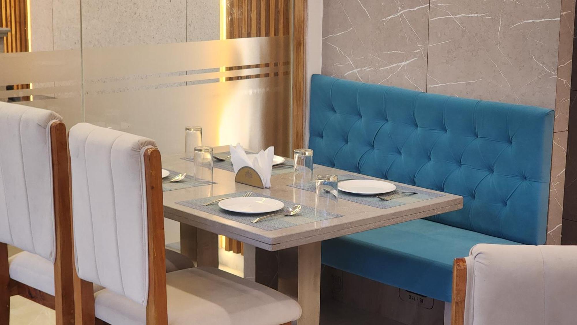 Hotel Janas Tirupati Kültér fotó