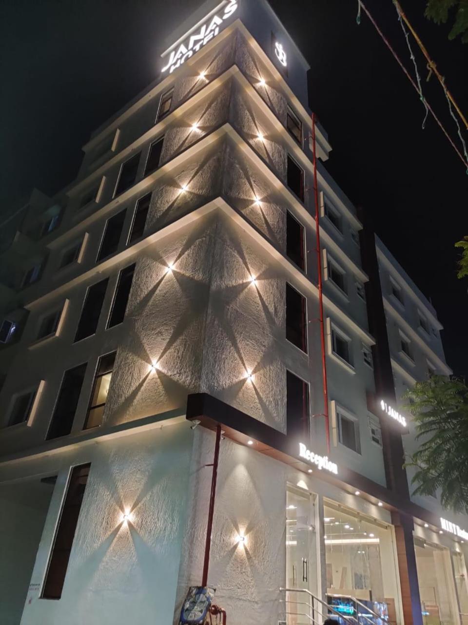 Hotel Janas Tirupati Kültér fotó