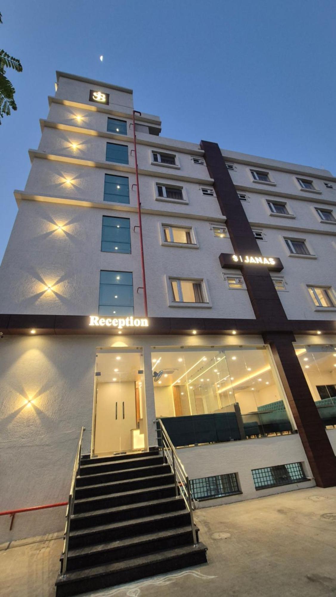 Hotel Janas Tirupati Kültér fotó