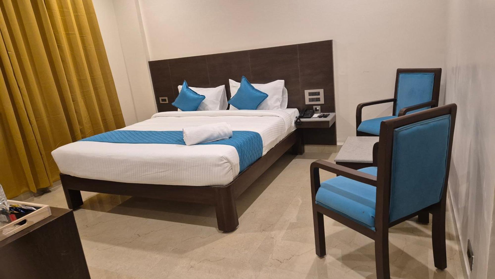 Hotel Janas Tirupati Kültér fotó