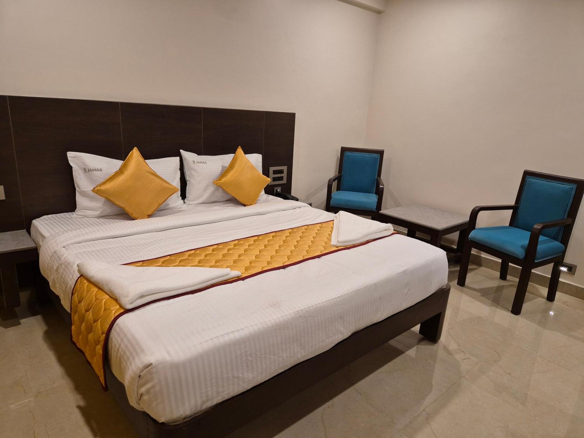 Hotel Janas Tirupati Kültér fotó