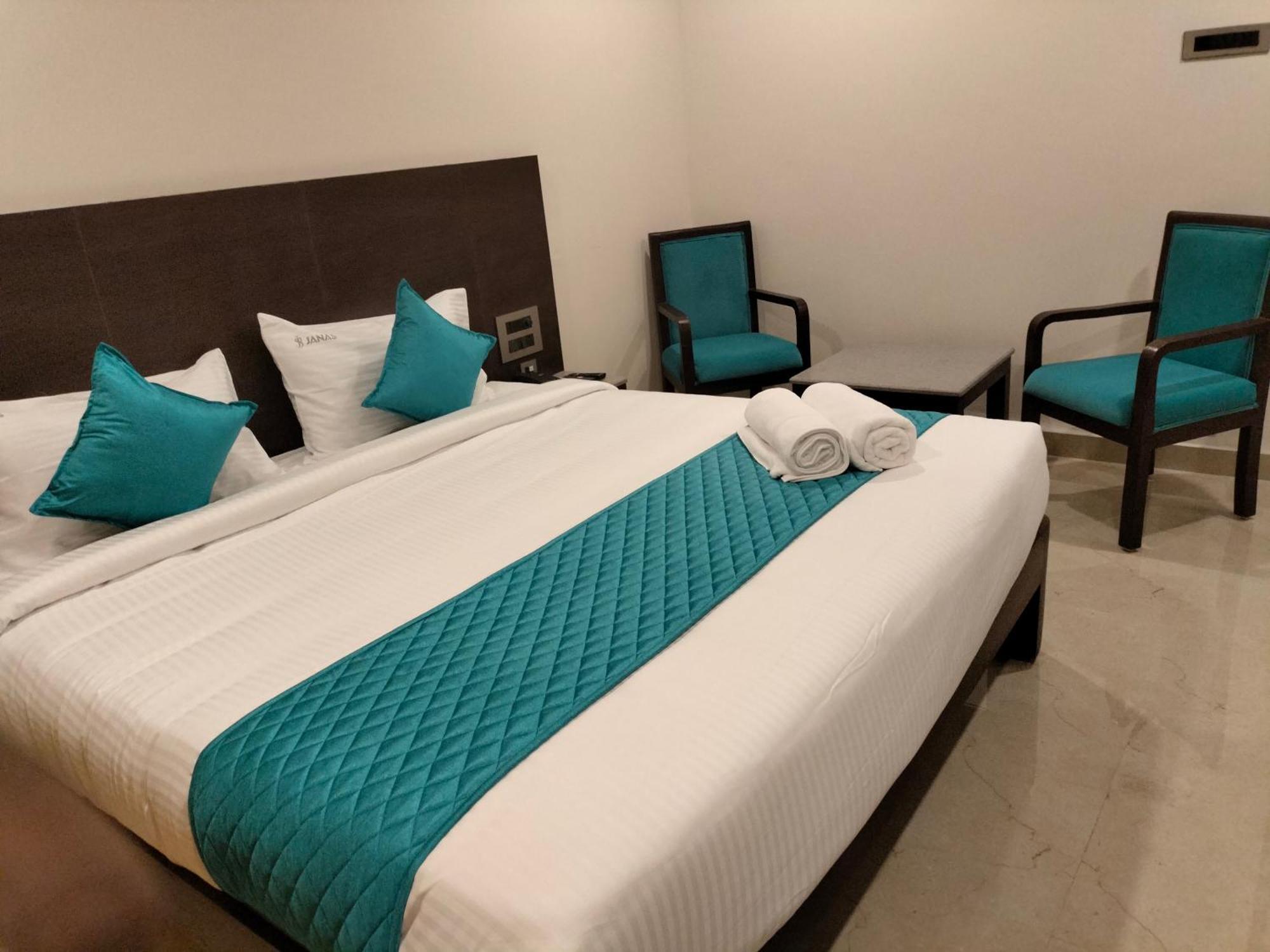 Hotel Janas Tirupati Kültér fotó