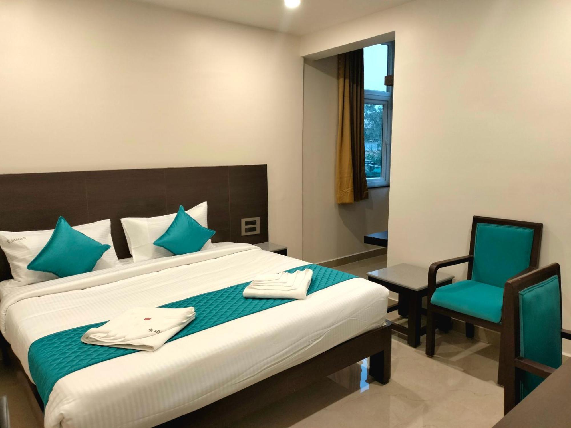 Hotel Janas Tirupati Kültér fotó
