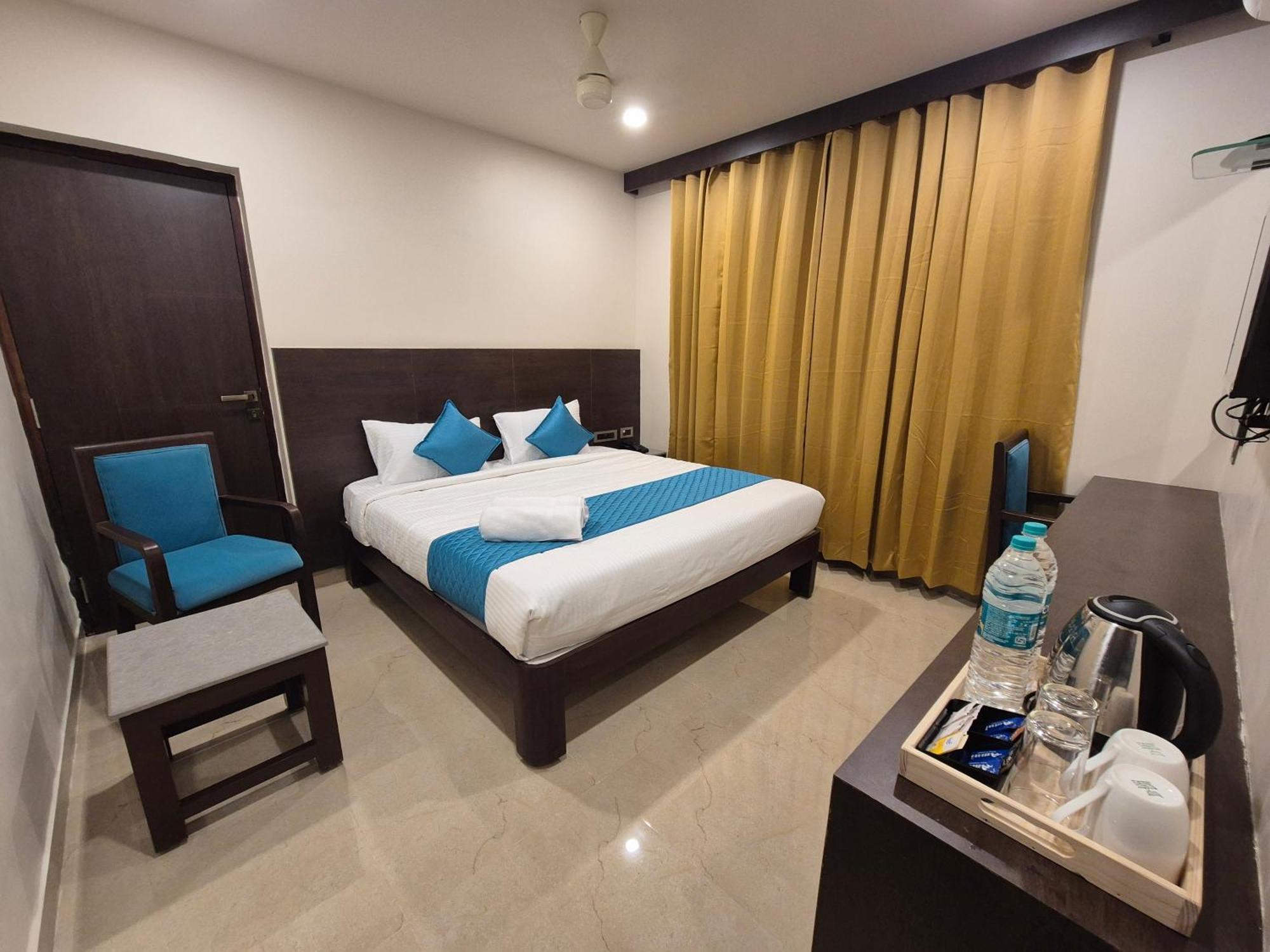 Hotel Janas Tirupati Kültér fotó