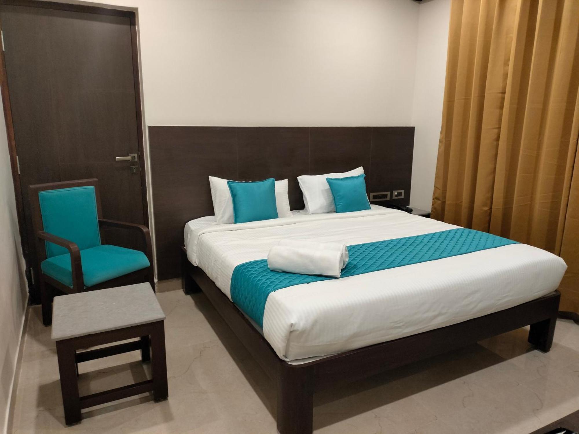 Hotel Janas Tirupati Kültér fotó