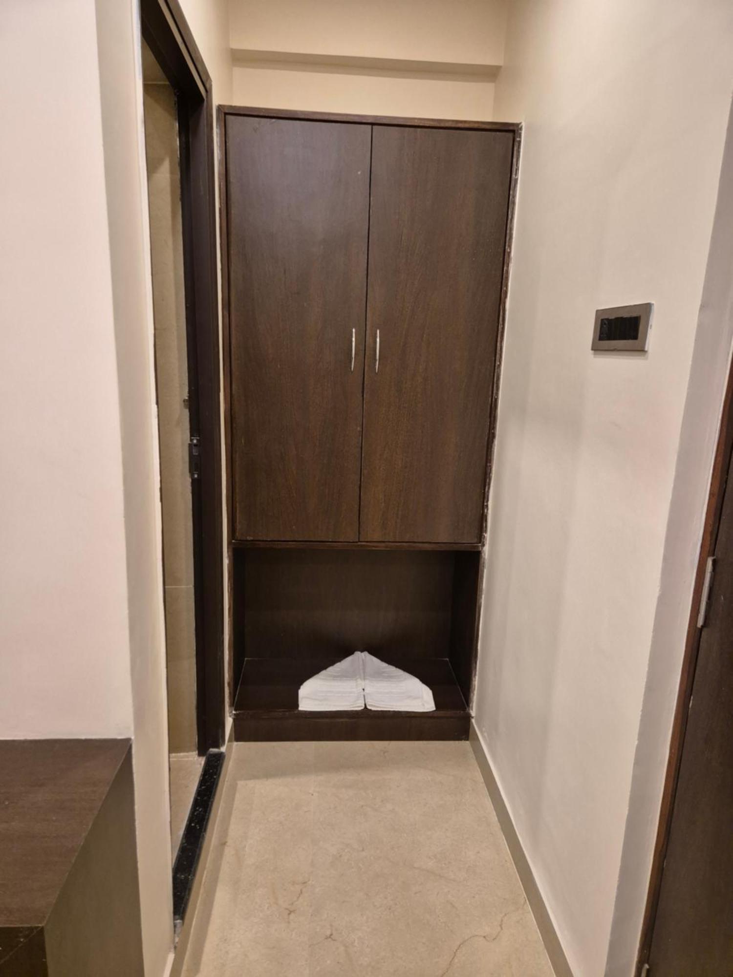 Hotel Janas Tirupati Kültér fotó